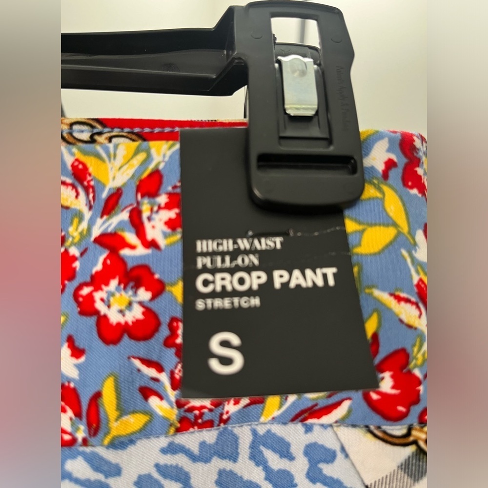 NWT NEW YORK & CO PULL ON CROP PANTS - Picture 3 of 7